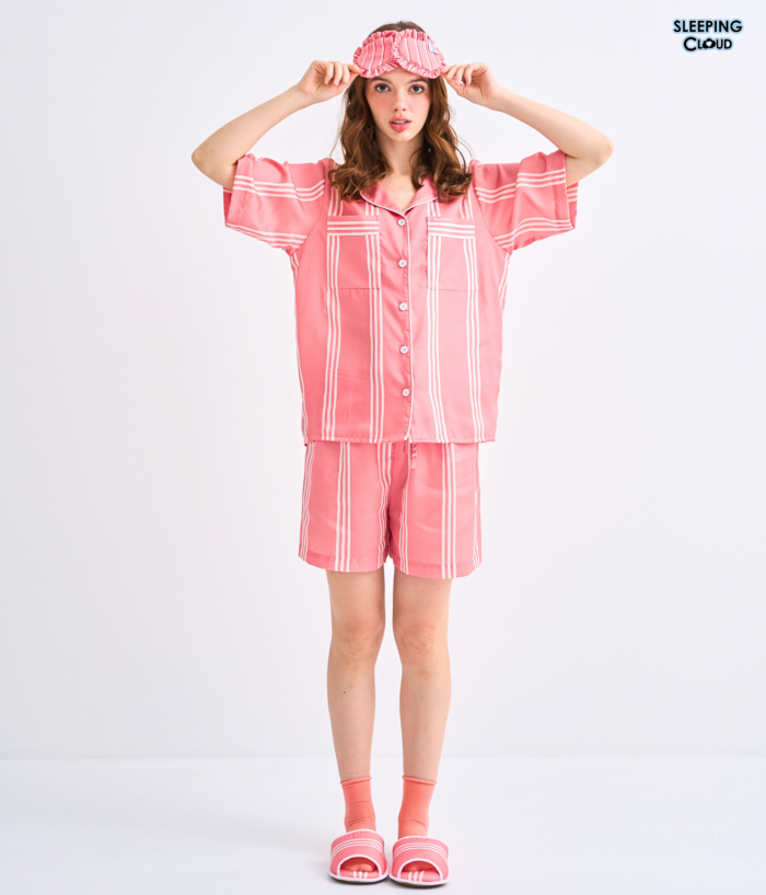 Make Up Your Day THREE STRIPE Short sleeves + Shorts : Red - Image 3