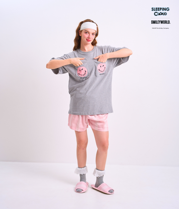 Braless T-Shirt set, Gray T-Shirt + Shorts : Pink - Image 3