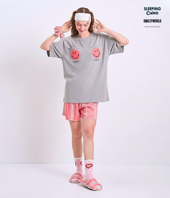 Braless T-Shirt set, Gray T-Shirt + Shorts : Red - Image 2