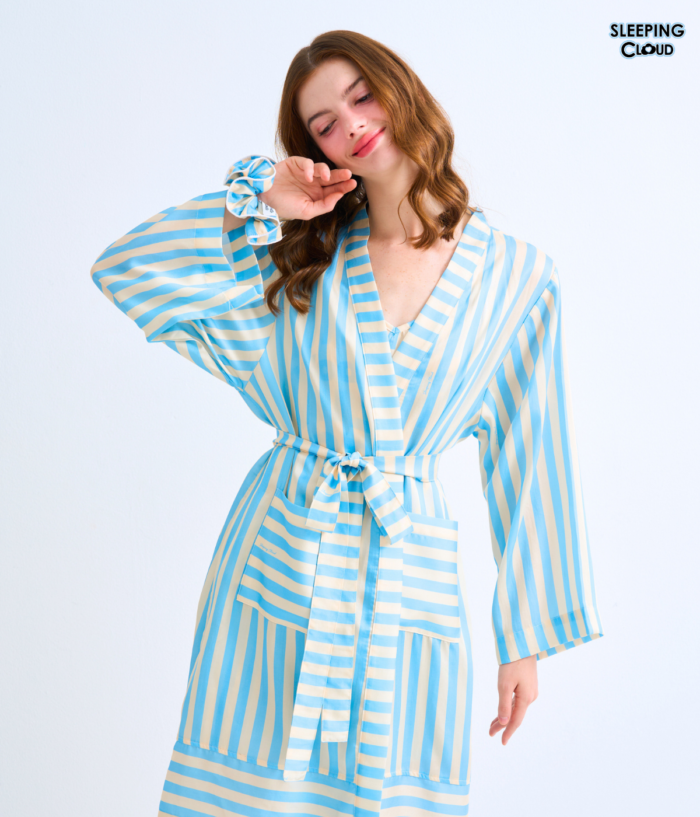 Seven Days  Bathrobe - Image 3