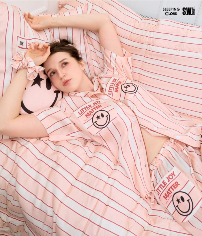 ชุดนอน SLEEPING CLOUD | ชุดนอน 100% LYOCELL ผ้านุ่ม เย็น ใส่สบาย :  Playful Days Thursday - Image 5